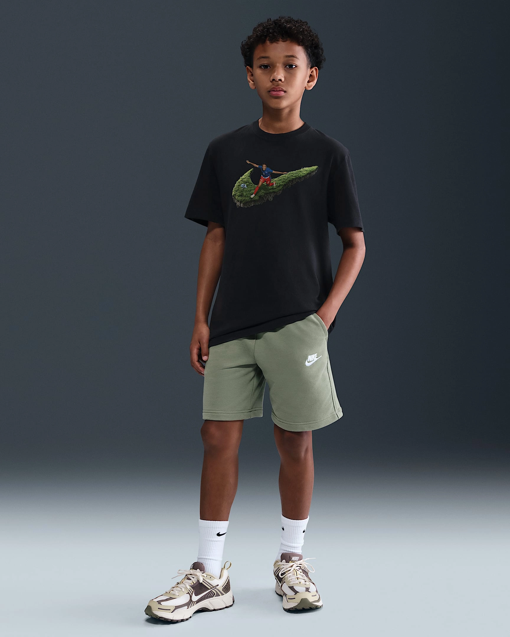 Caitlin Clark: So Win! Stor kids Nike basketball t-skjorte – en Dunk-drøm for små mestere.
